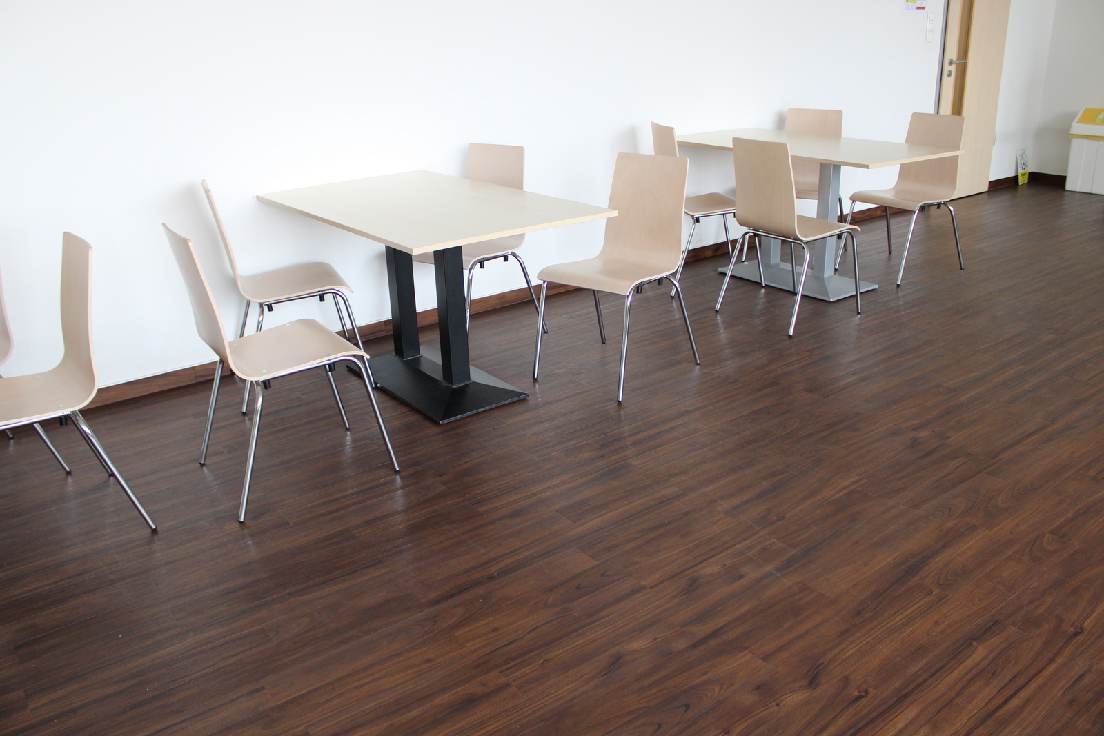 Asztal és székek 13