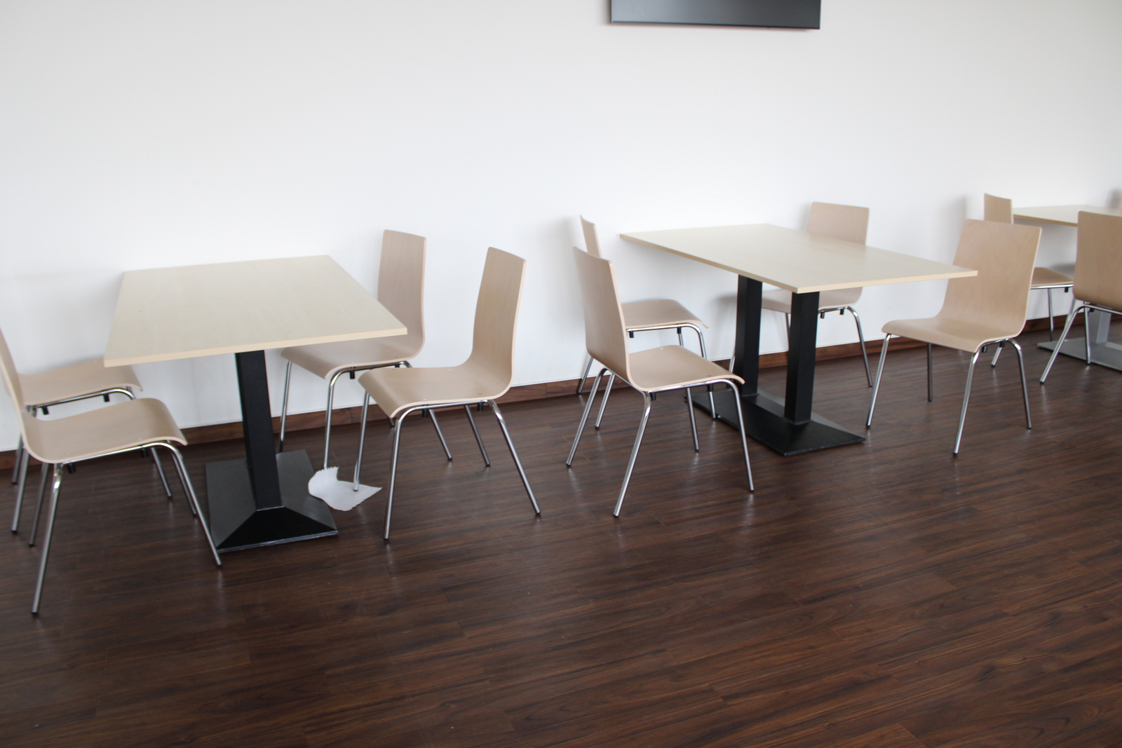 Asztal és székek 14