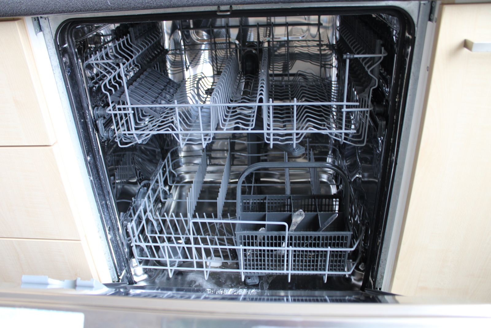 Konyhabútor és gépek 8