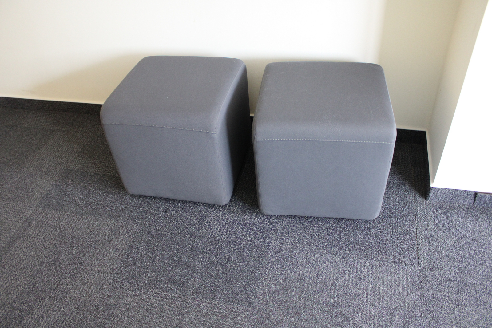 Kanapék és puffok 2