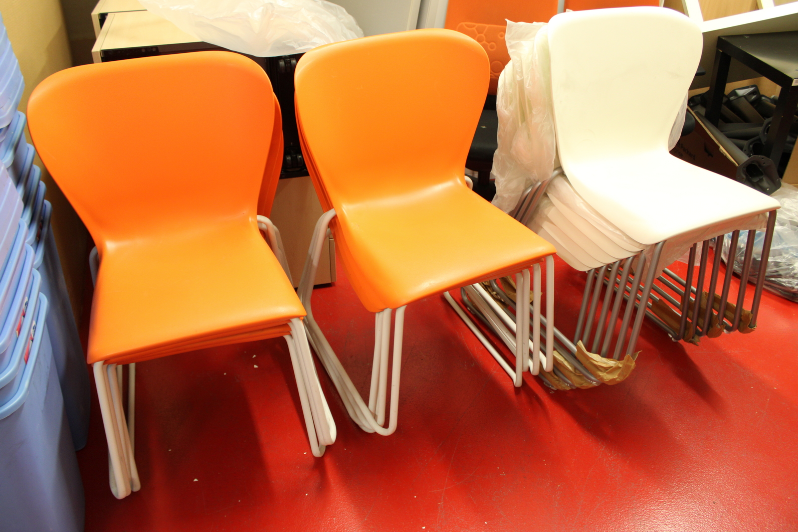 Szék (narancs és fehér)