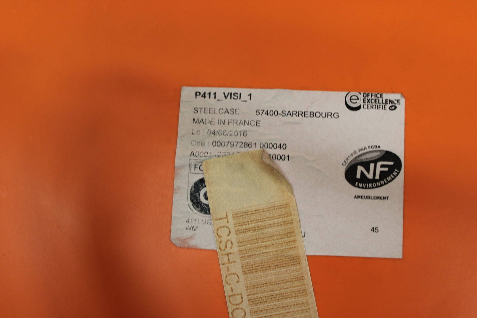 Szék (narancs és fehér) 2