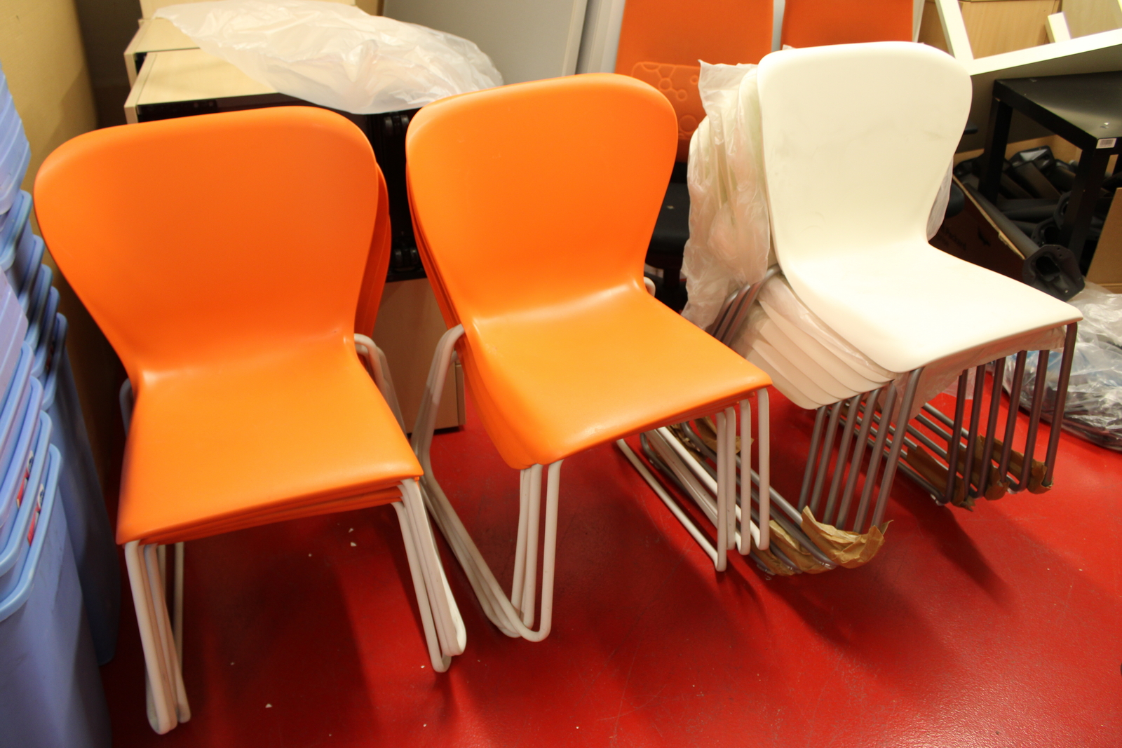 Szék (narancs és fehér) 3