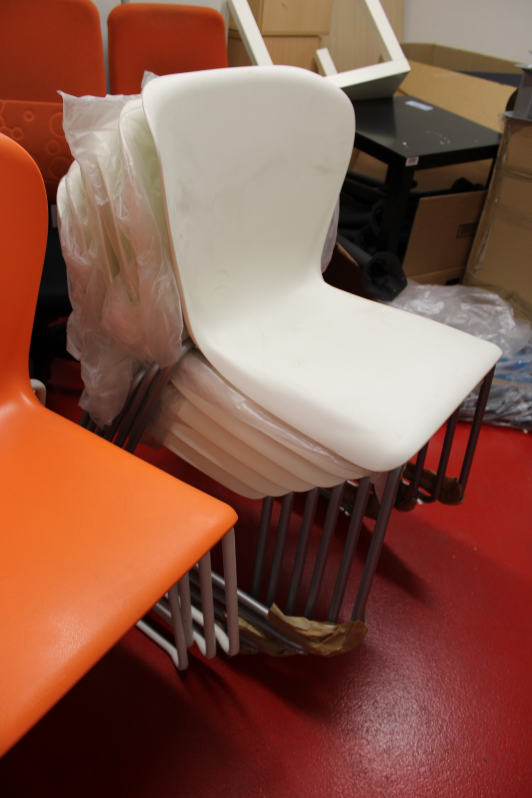 Szék (narancs és fehér) 4