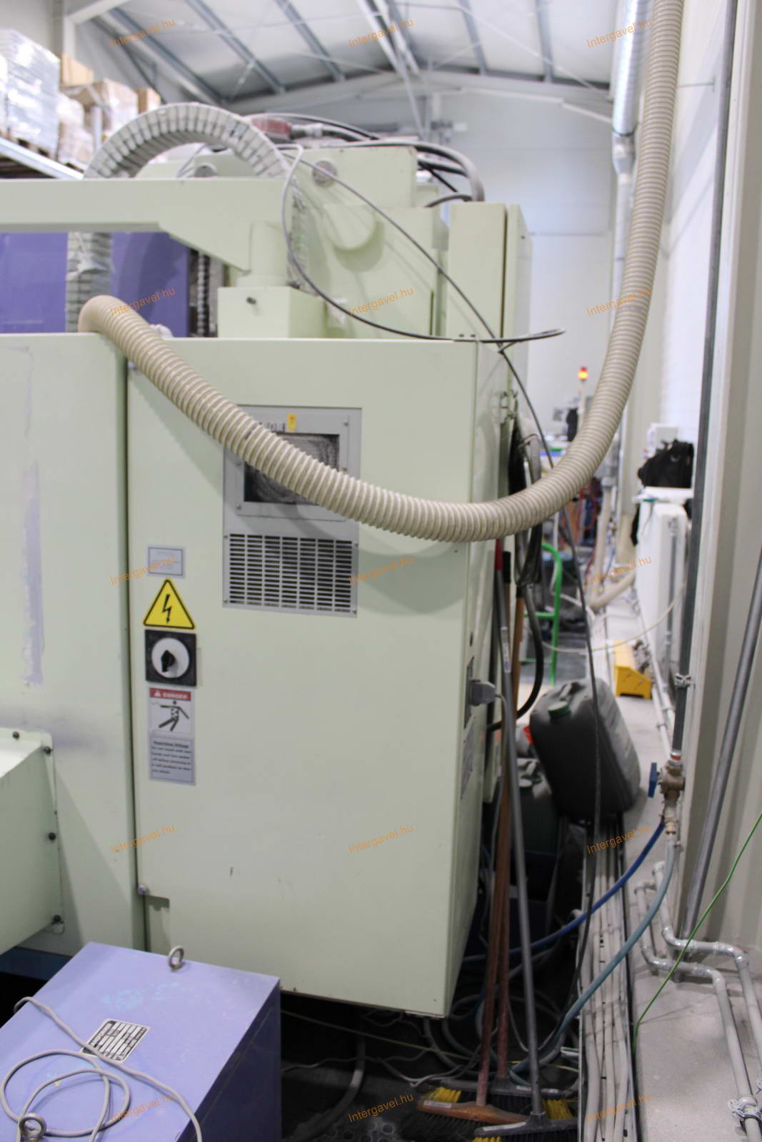 Megmunkáló központ 12