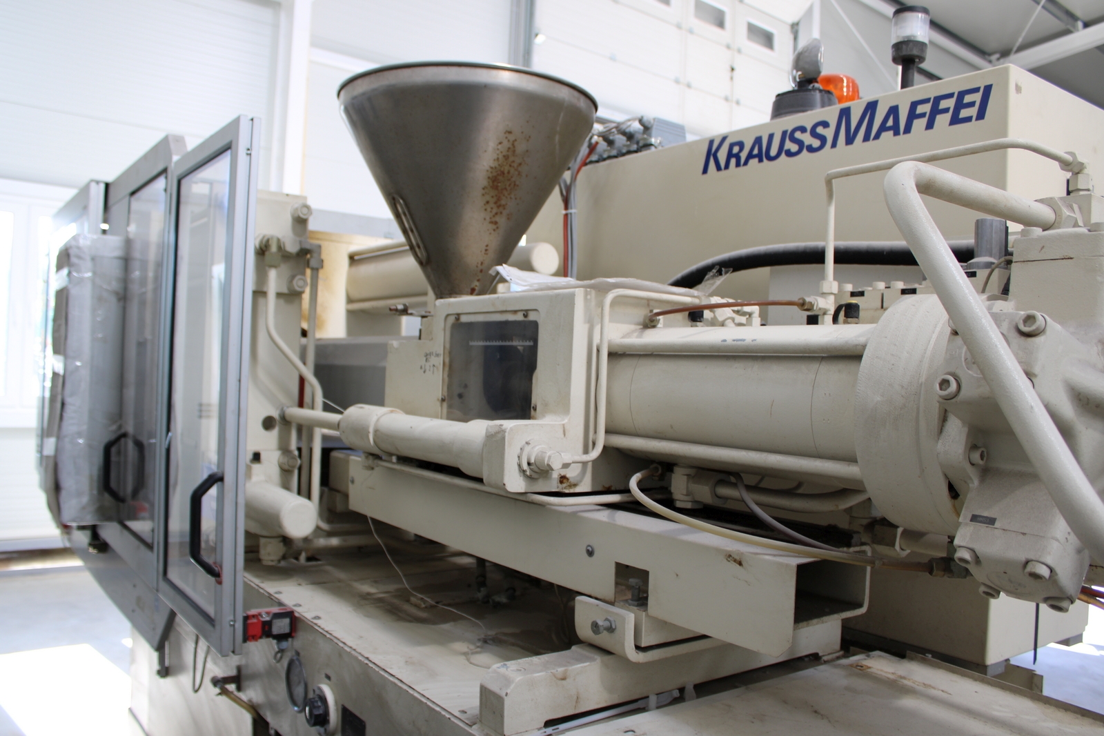 Injection molding machine 6