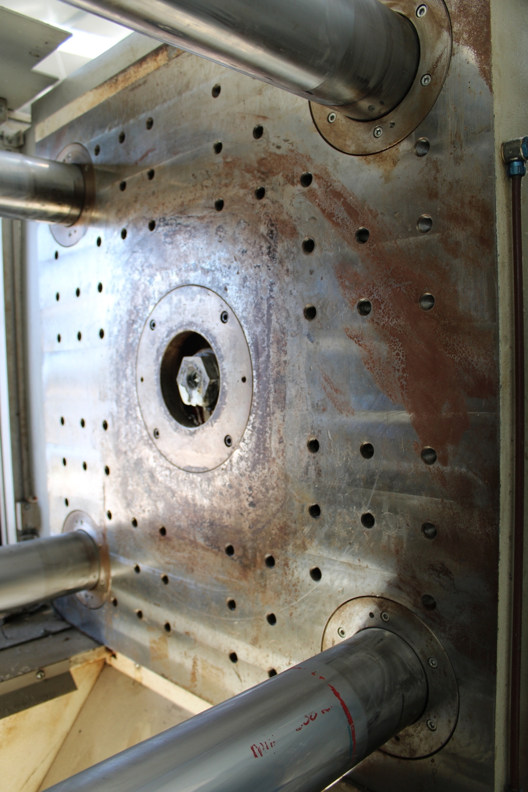 Injection molding machine 8