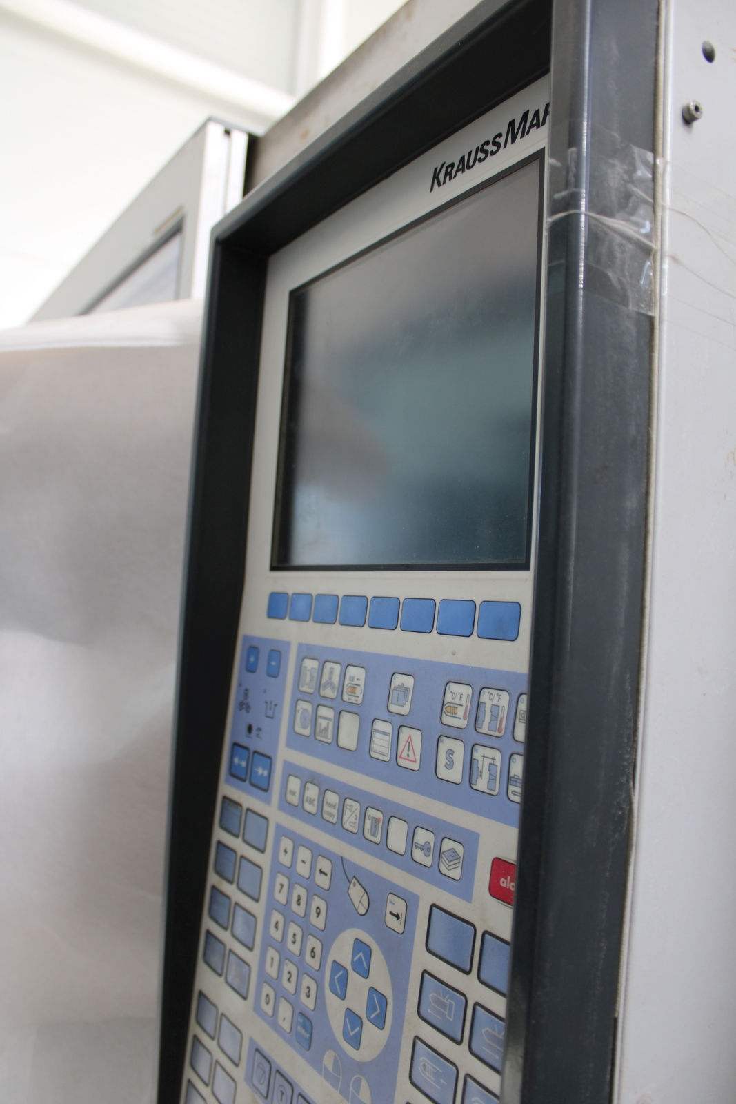 Injection molding machine 10