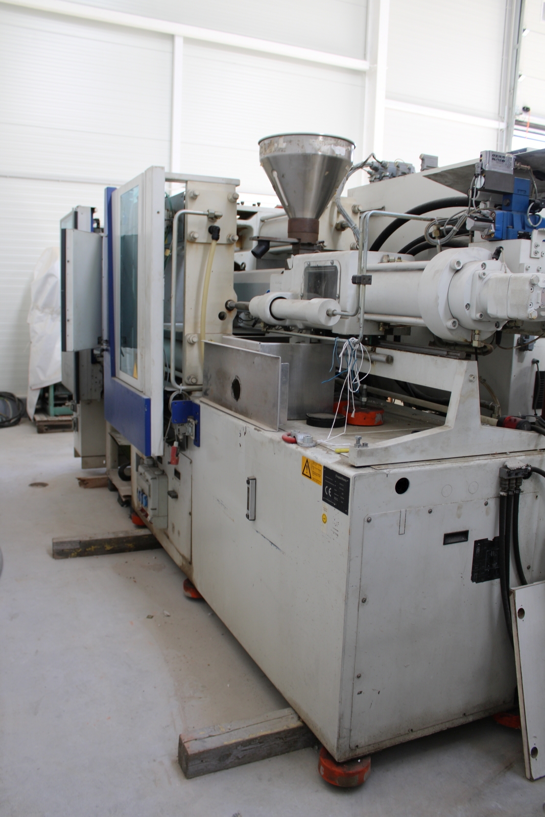 Injection molding machine 6