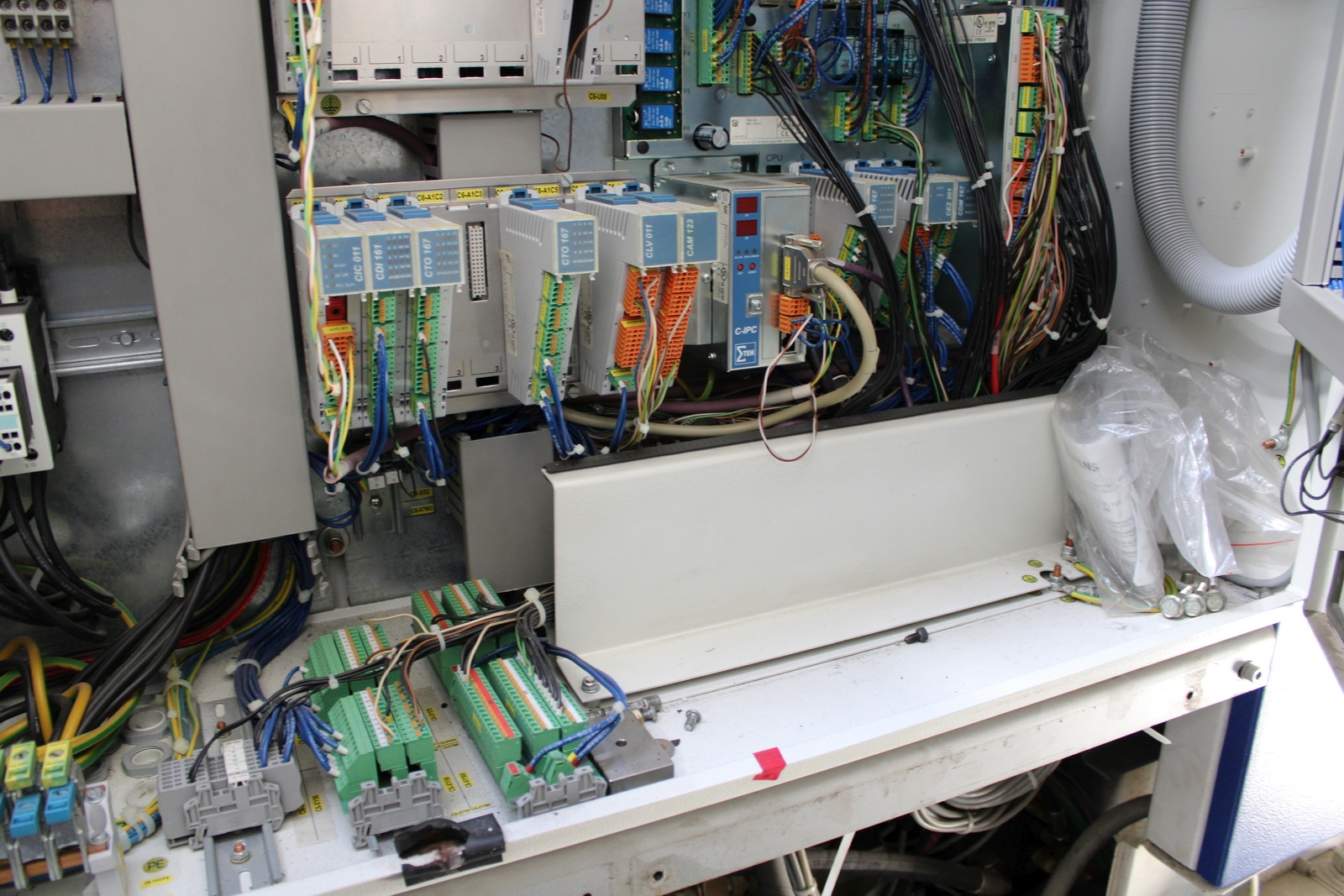 Injection molding machine 15