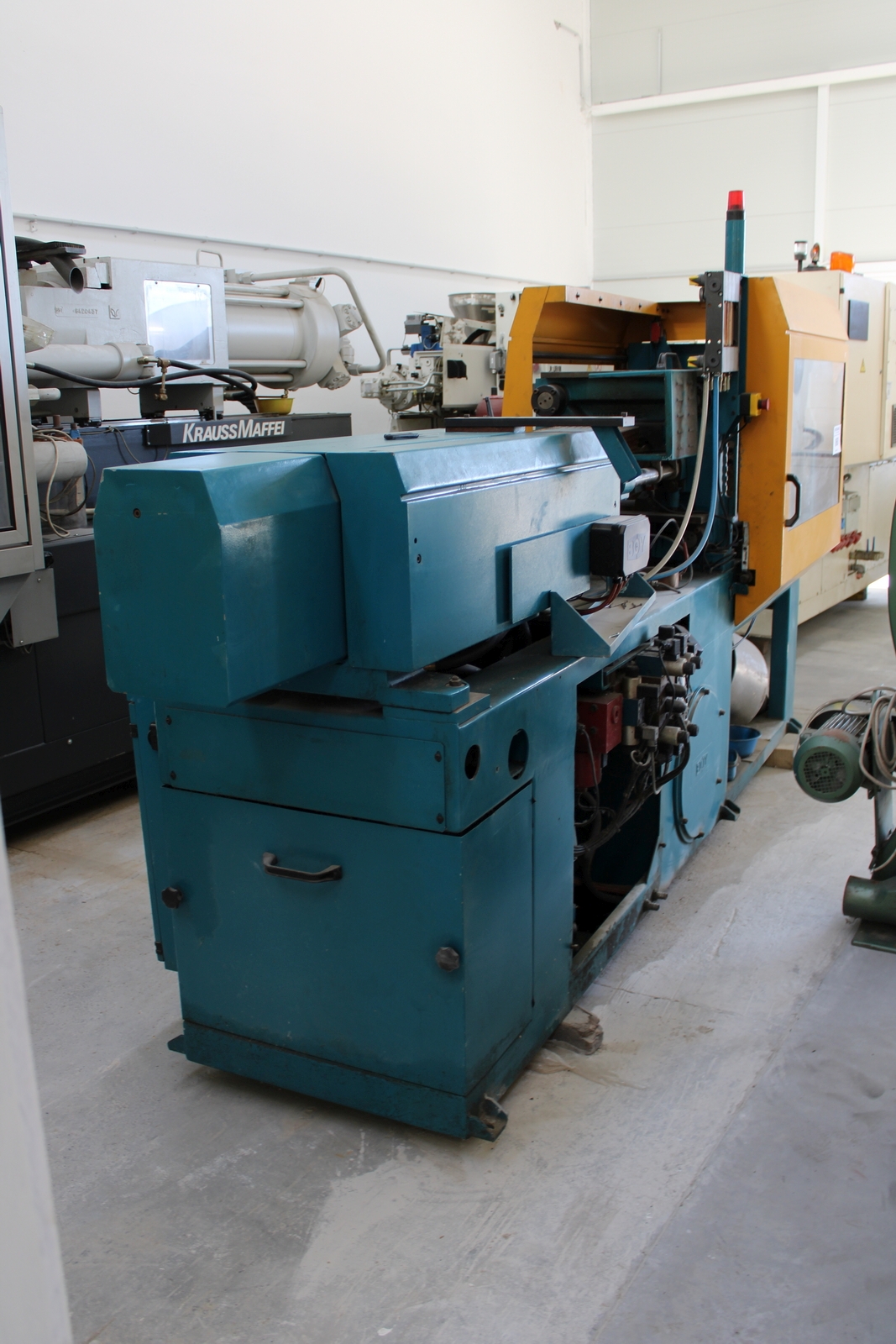 Injection molding machine 2