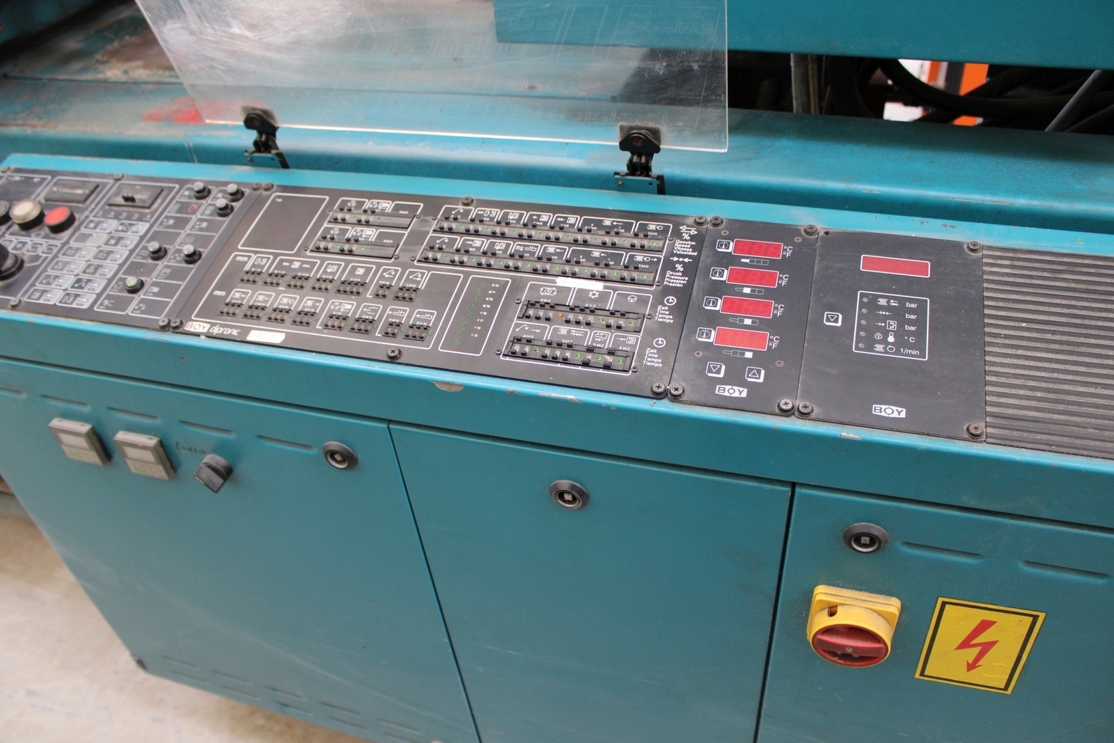 Injection molding machine 6