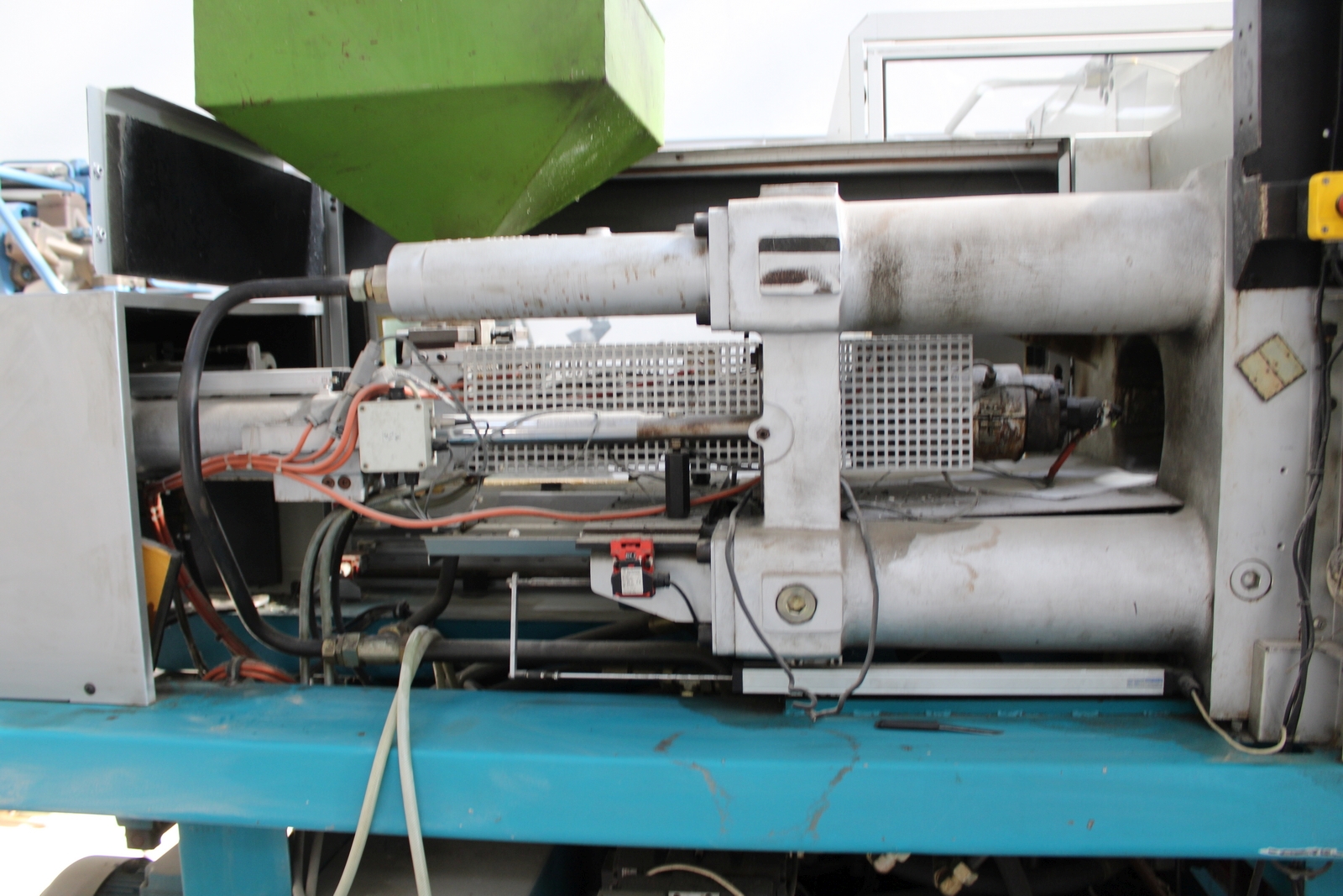 Injection molding machine 13