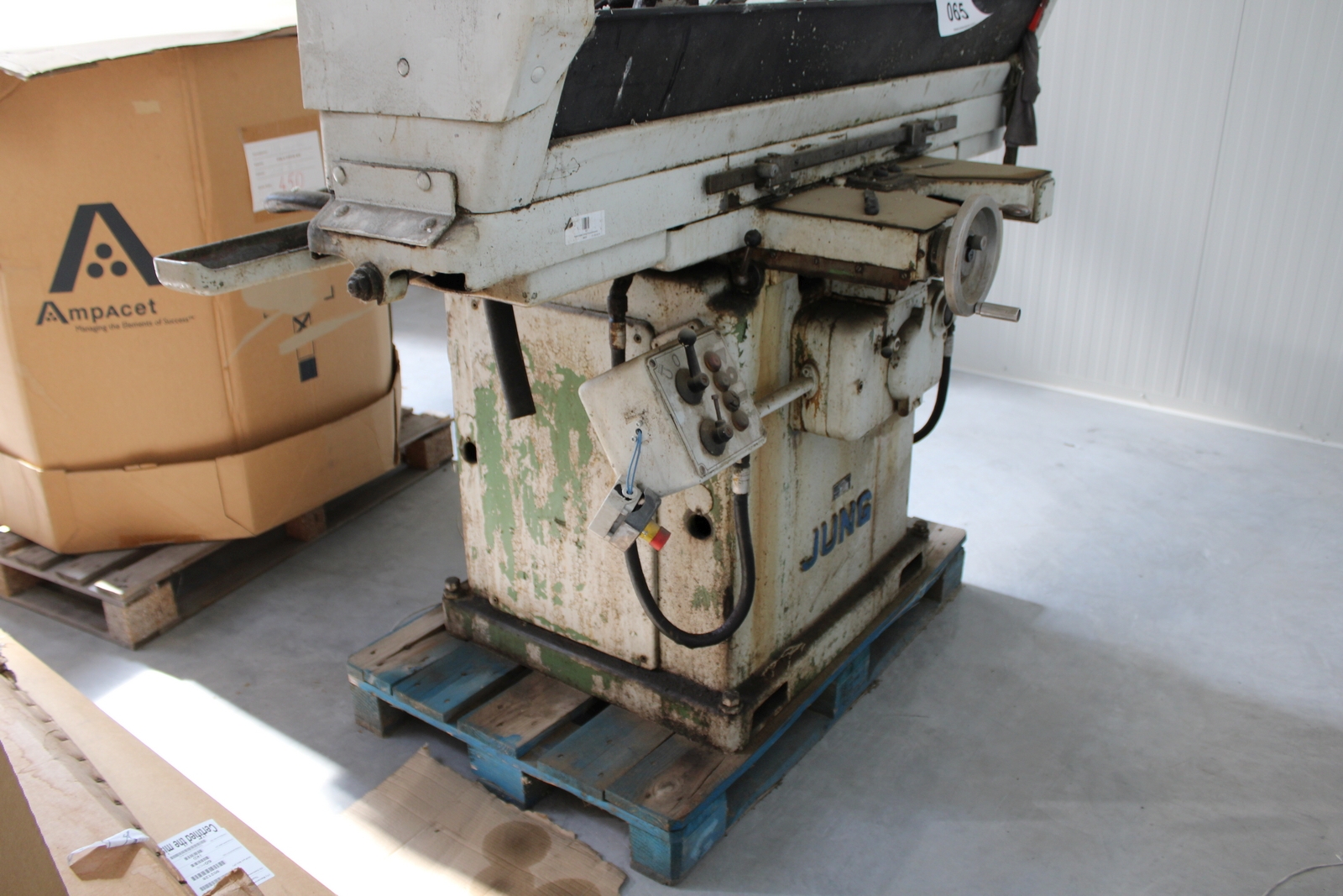 Flat grinding machine 4