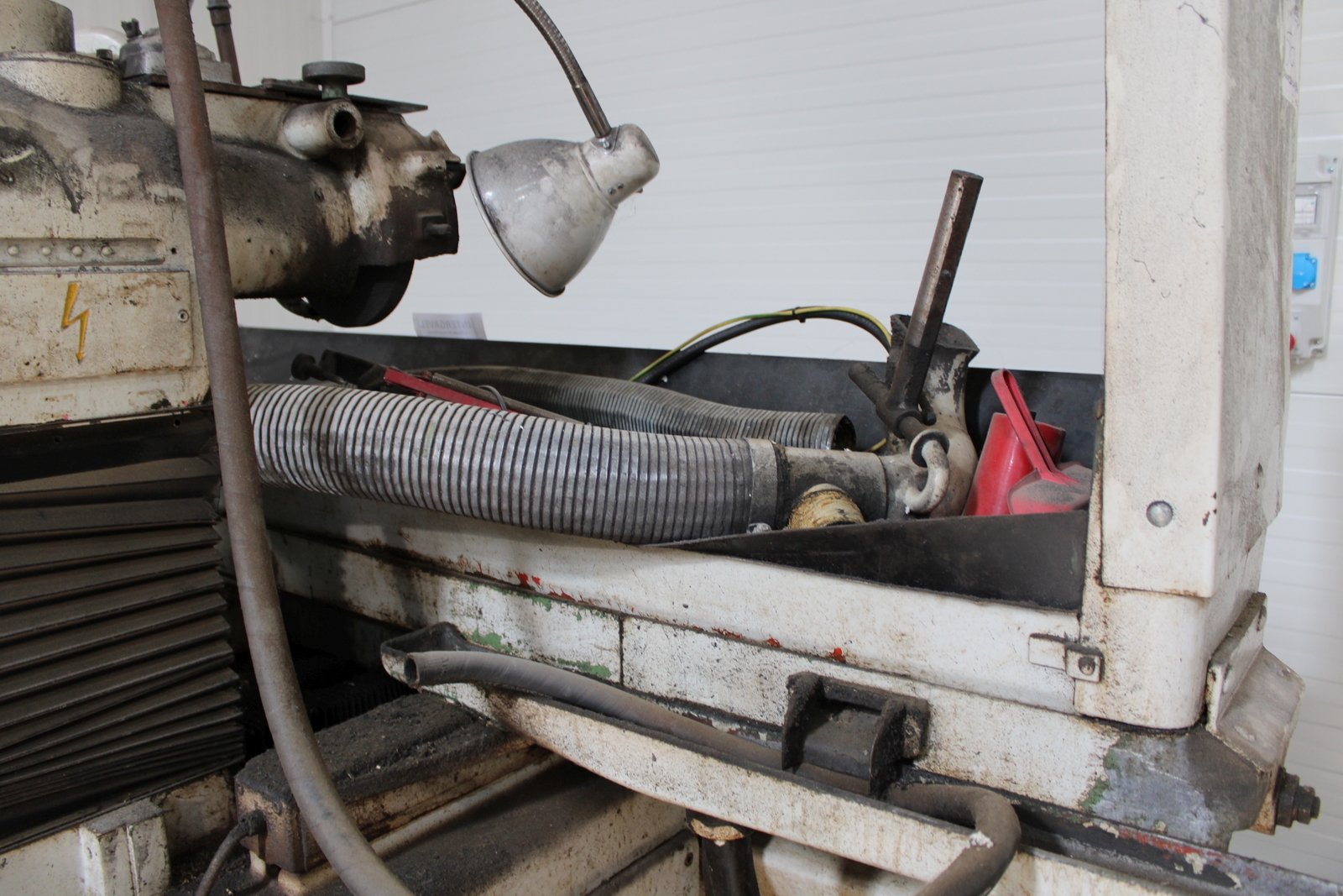 Flat grinding machine 5