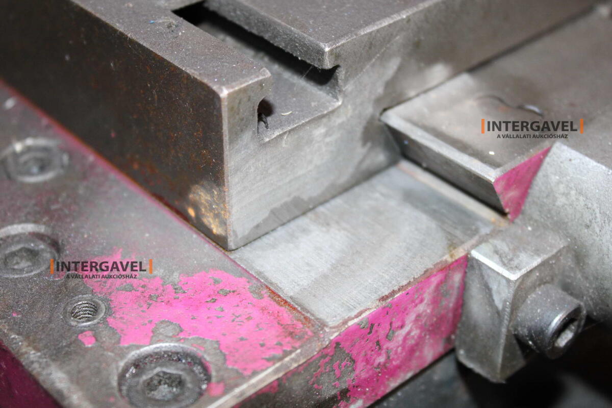 Eszterga - Optimum, TU 3008V 8