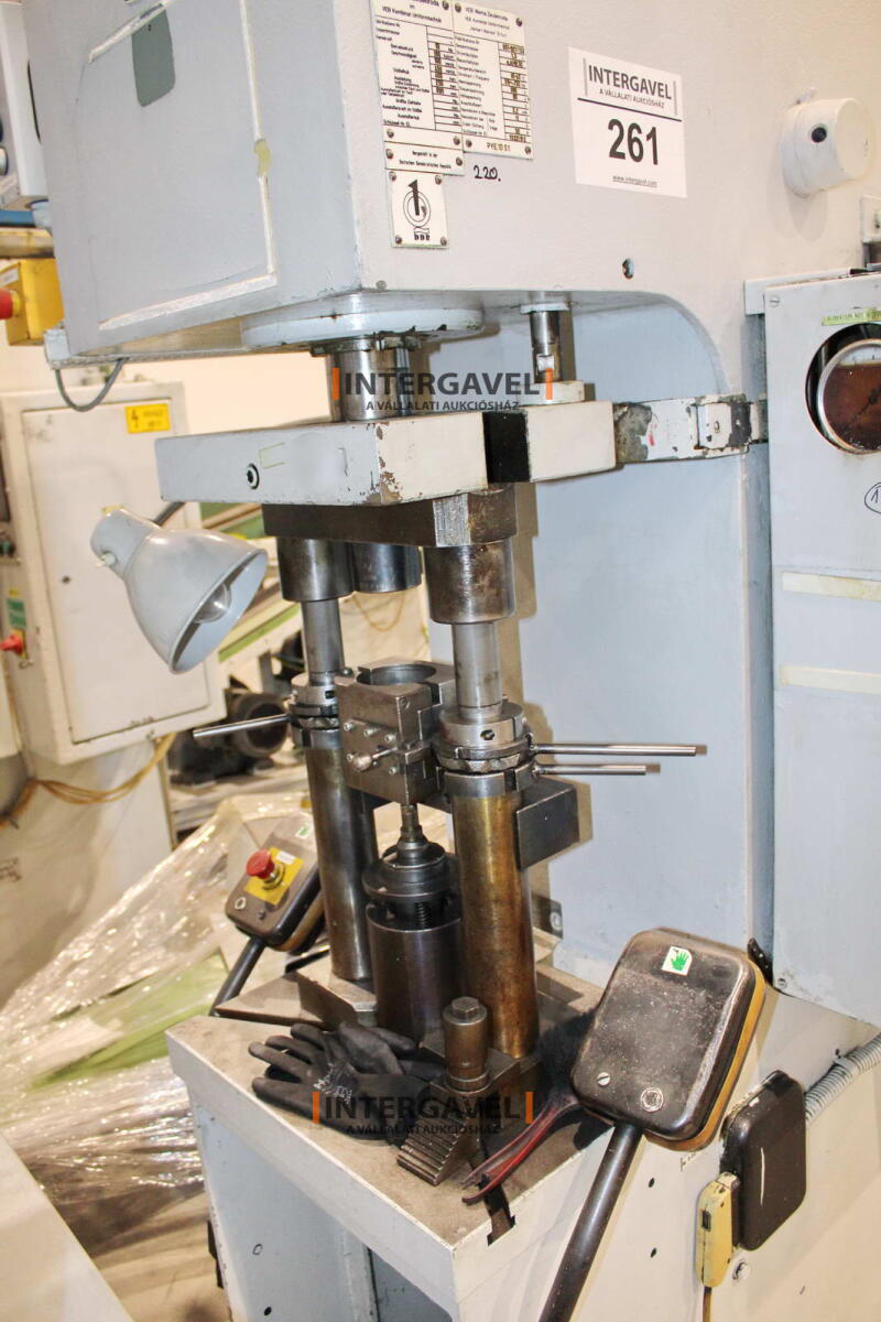 Hidraulikus prés - VEB, PYE 10 S1 4