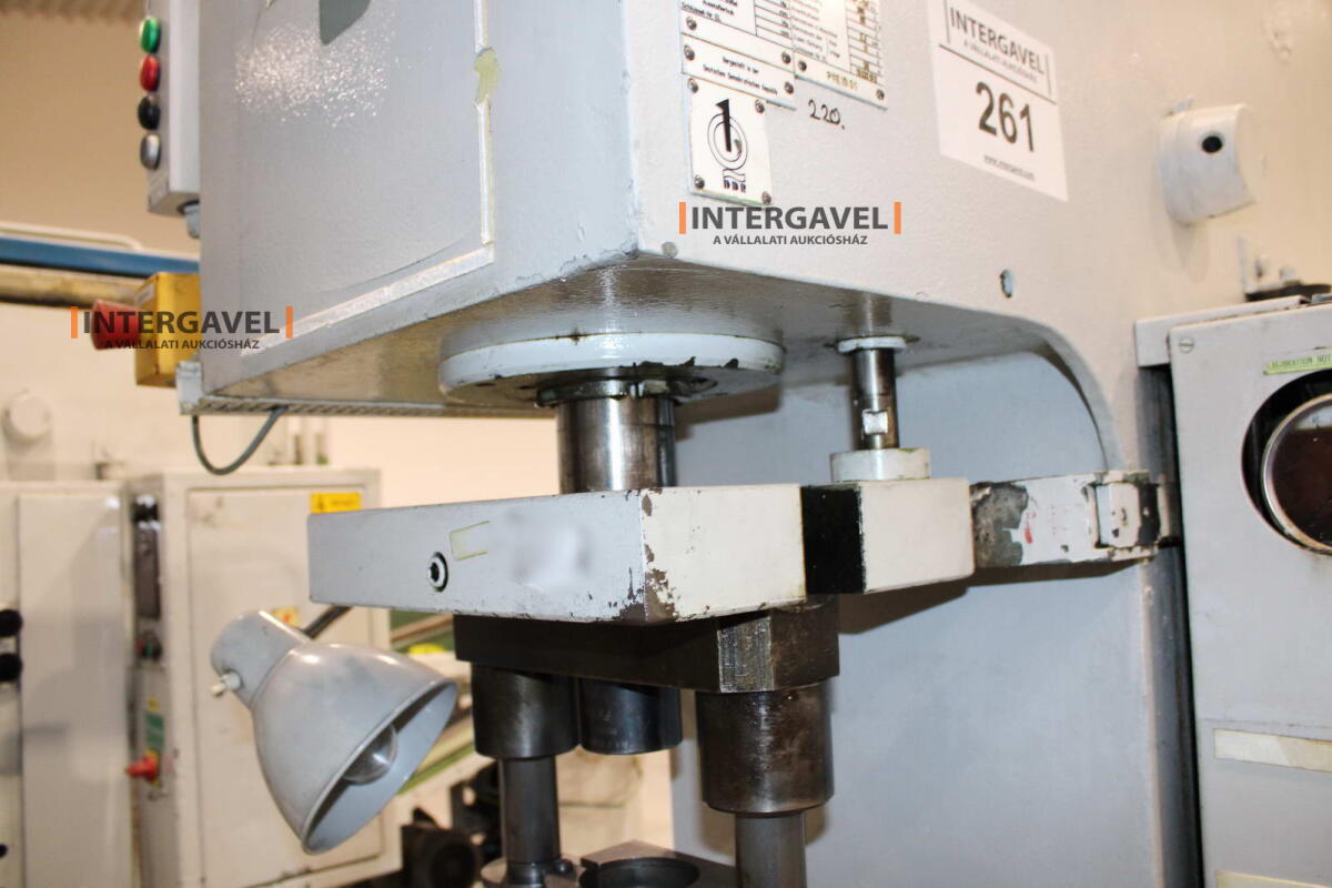 Hidraulikus prés - VEB, PYE 10 S1 5