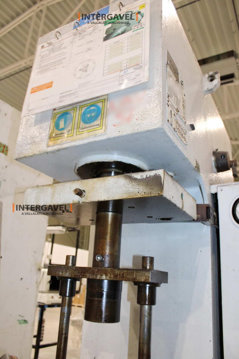 Hidraulikus prés - VEB, PYE 10 S1 5