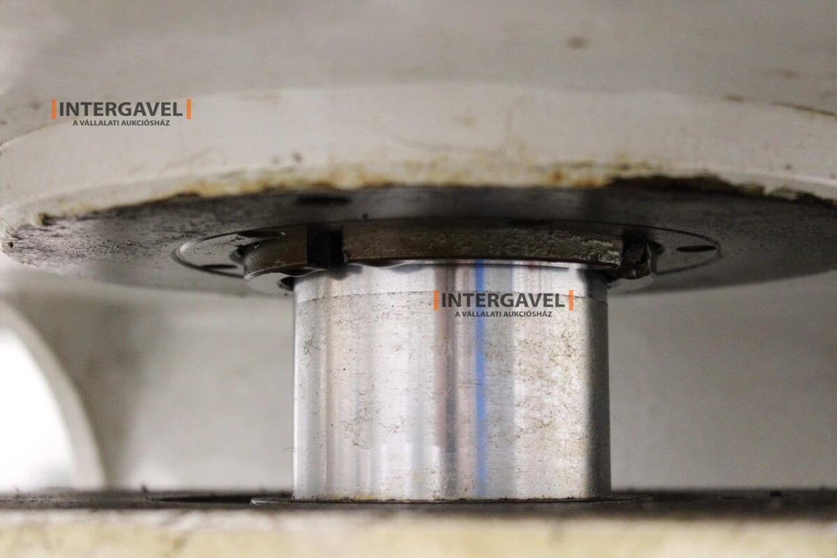 Hidraulikus prés - VEB, PYE 10 S1 6