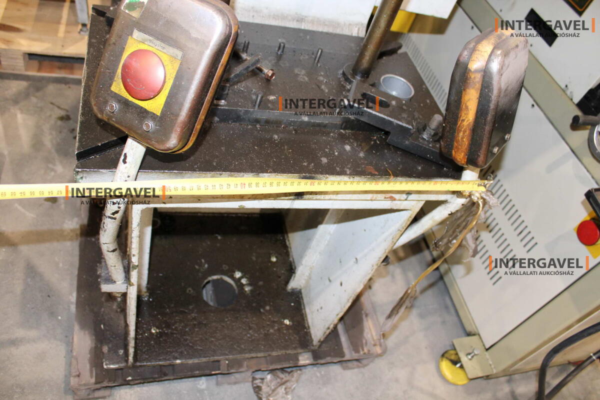 Hidraulikus prés - VEB, PYE 10 S1 8