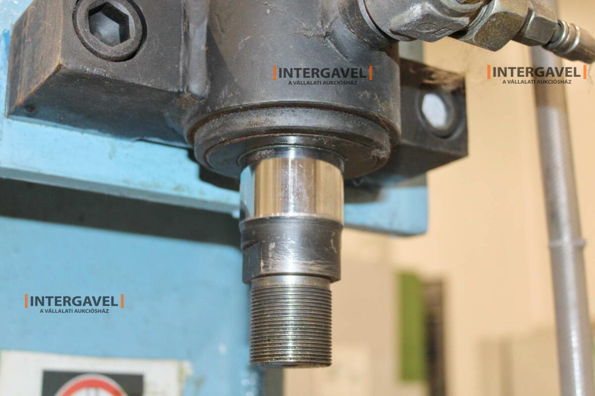 Hidropneumatikus prés 8