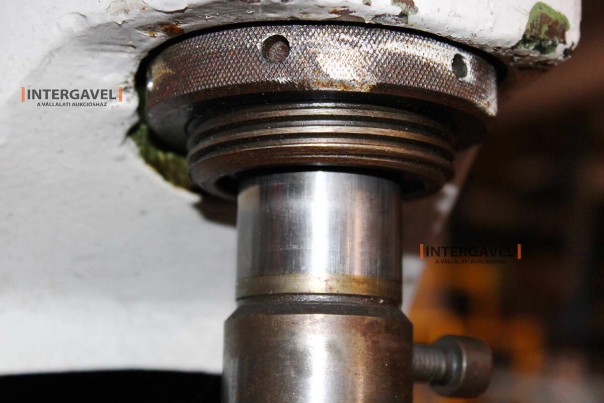 Szerelő munkahely 8