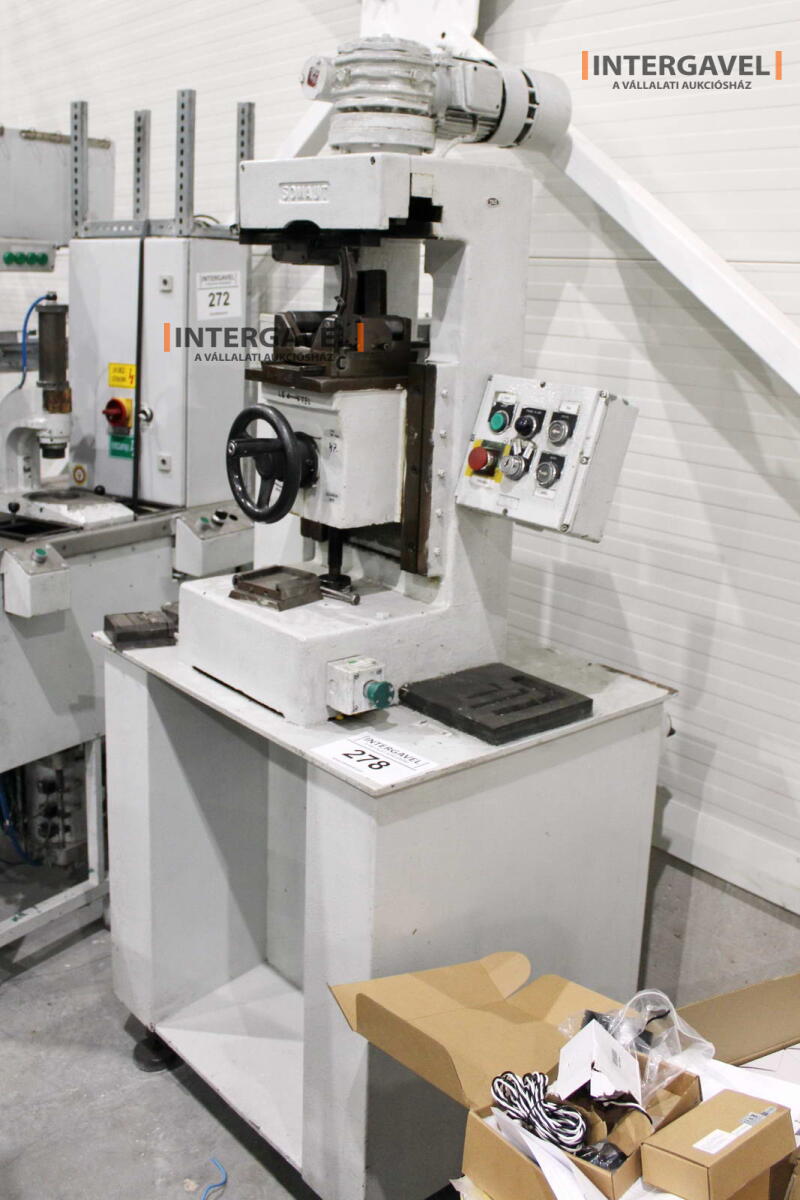 Emblémázó munkahely 2