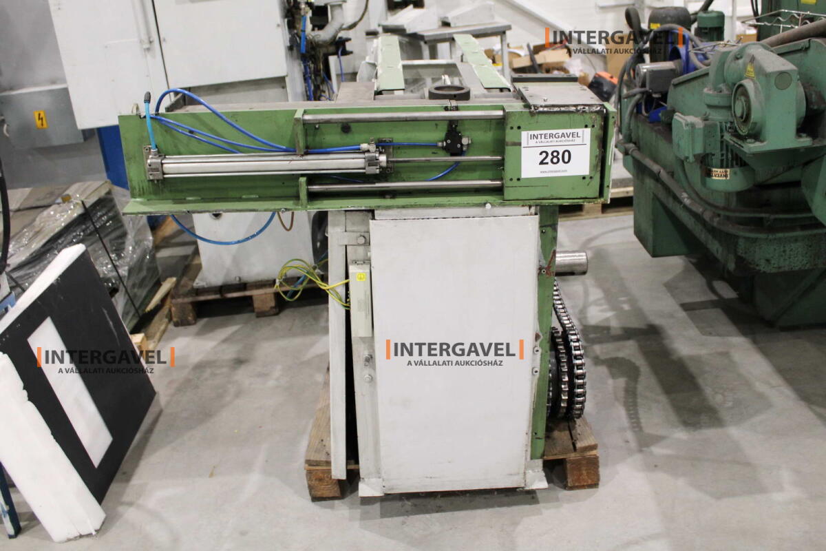 Bontott szerelőszalag elemek