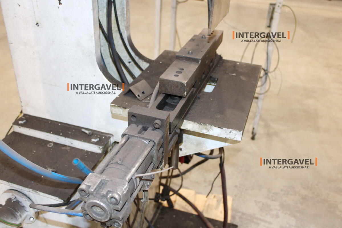 Bontott szerelő munkahely 6