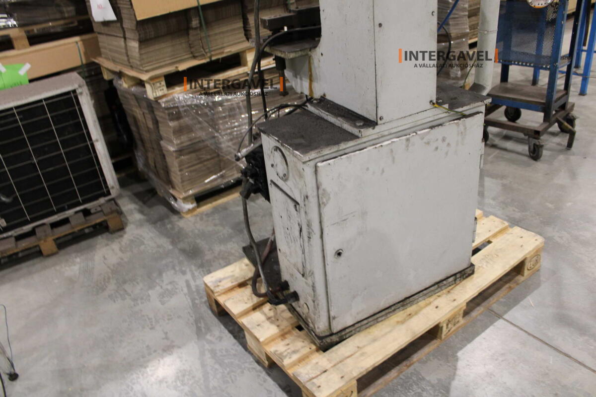 Bontott szerelő munkahely 8