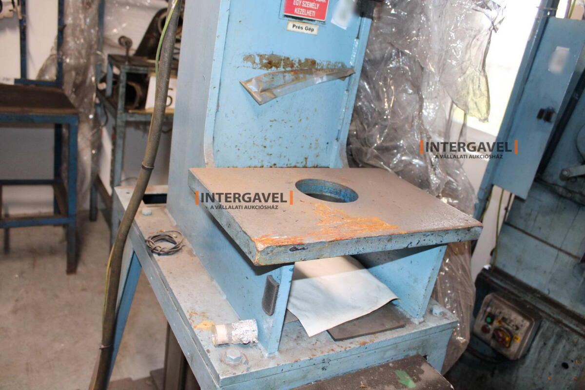 Vegyes présgépek 16