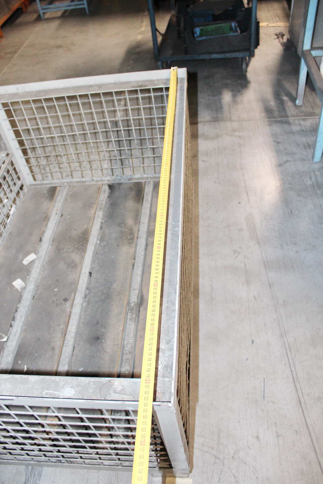 Rácsos konténer 12