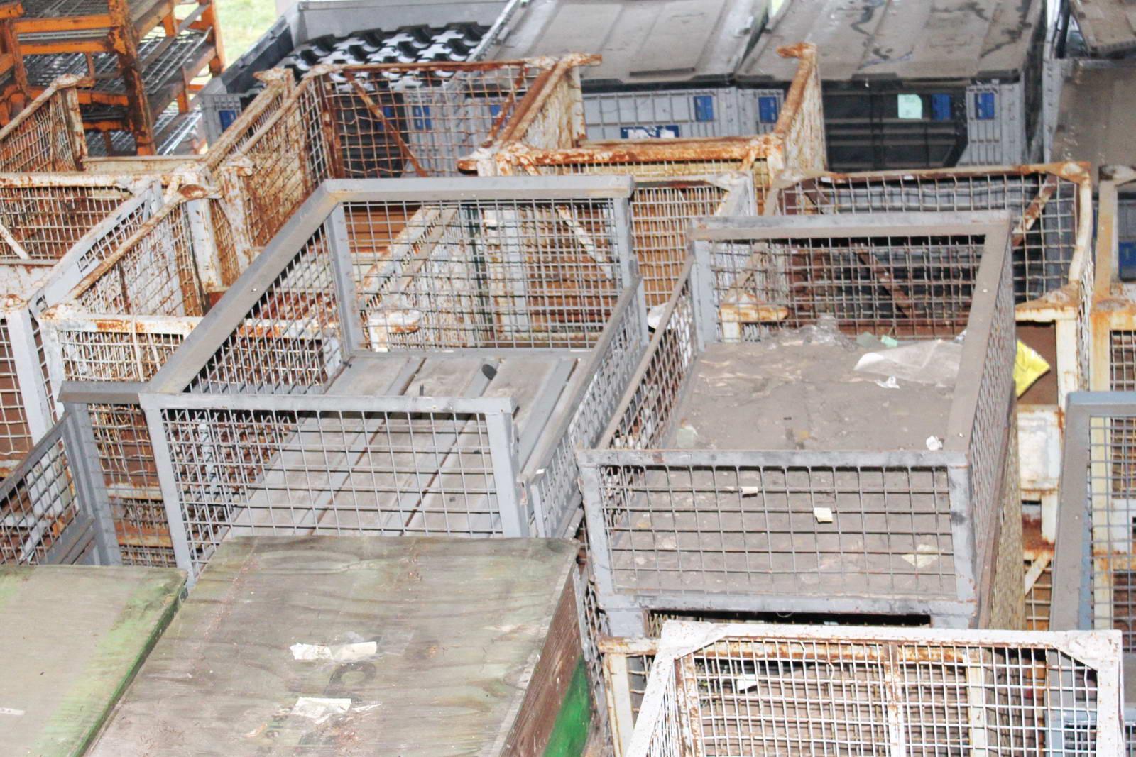 Rácsos konténer 16