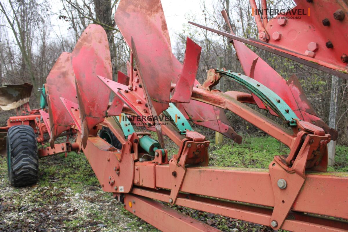 Váltvaforgató eke - Kverneland 18