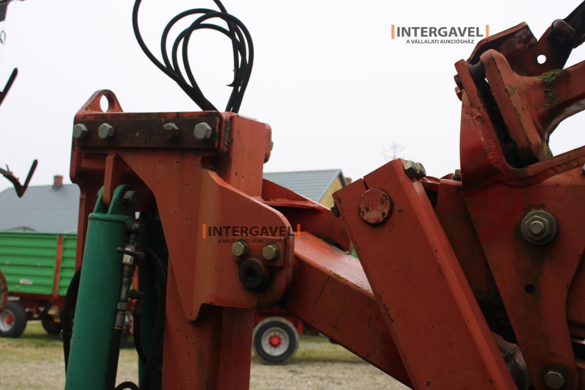 Váltvaforgató eke - Kverneland 26