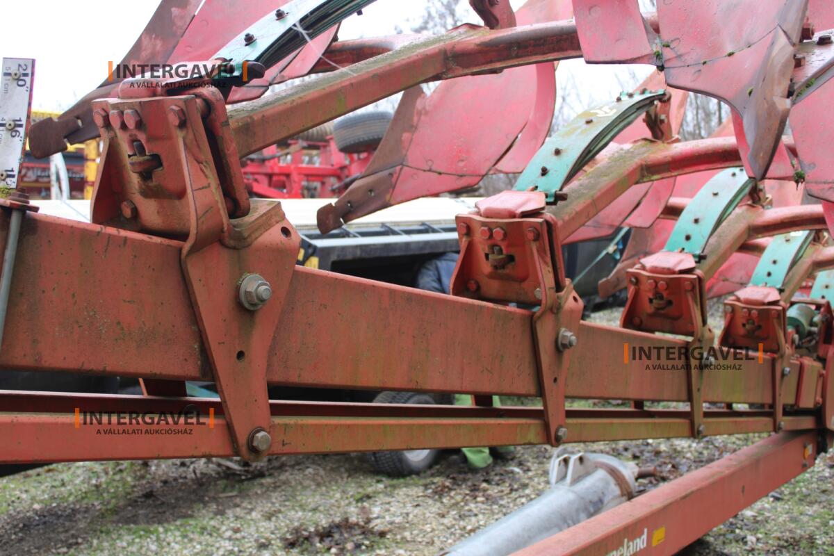 Váltvaforgató eke - Kverneland 27