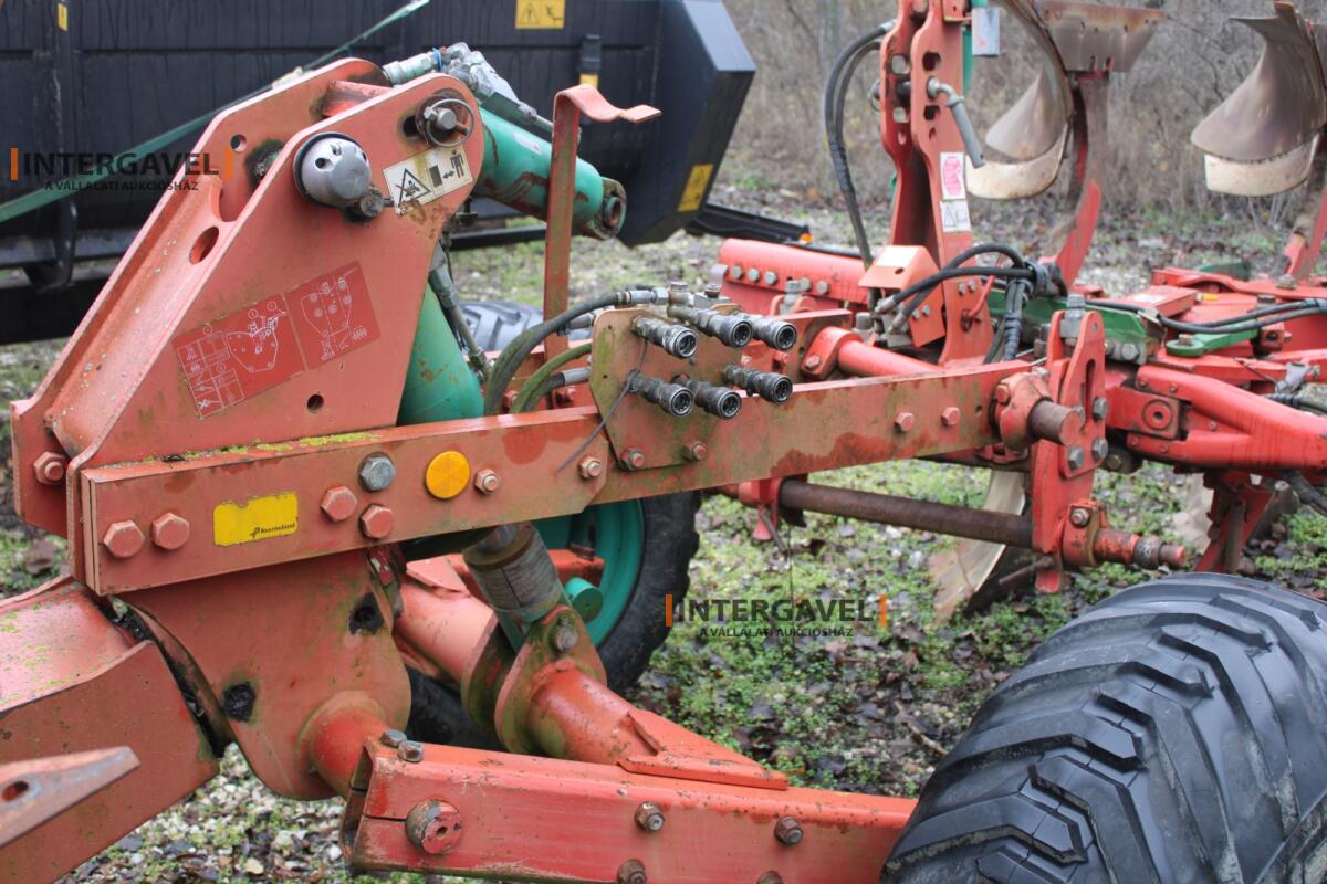 Váltvaforgató eke - Kverneland 30