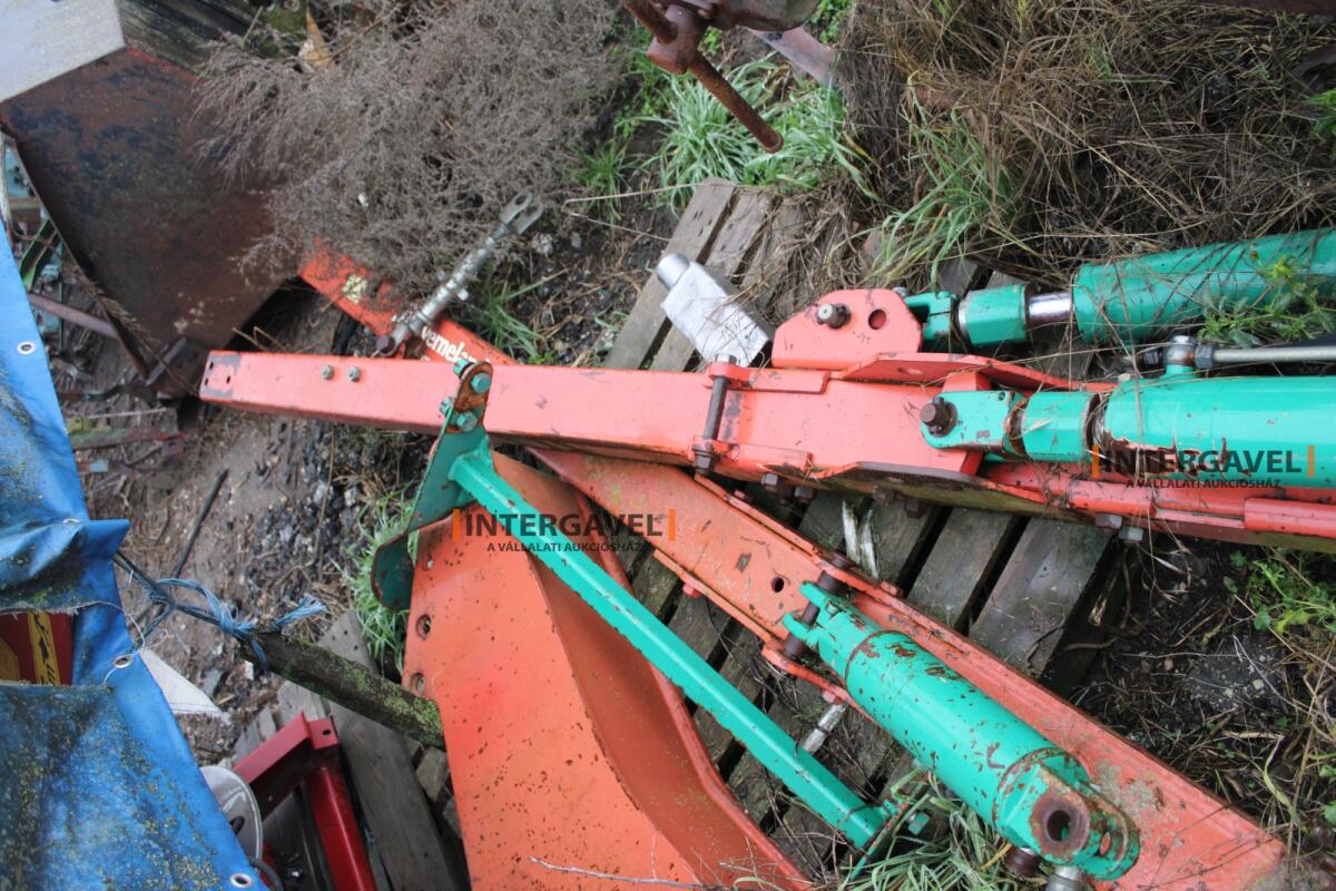 Váltvaforgató eke - Kverneland 42