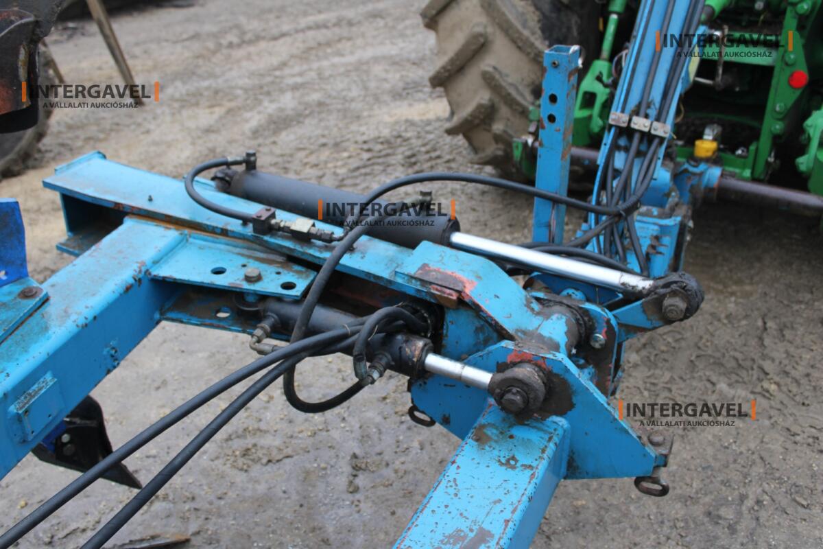 Váltvaforgató eke - Överum 8