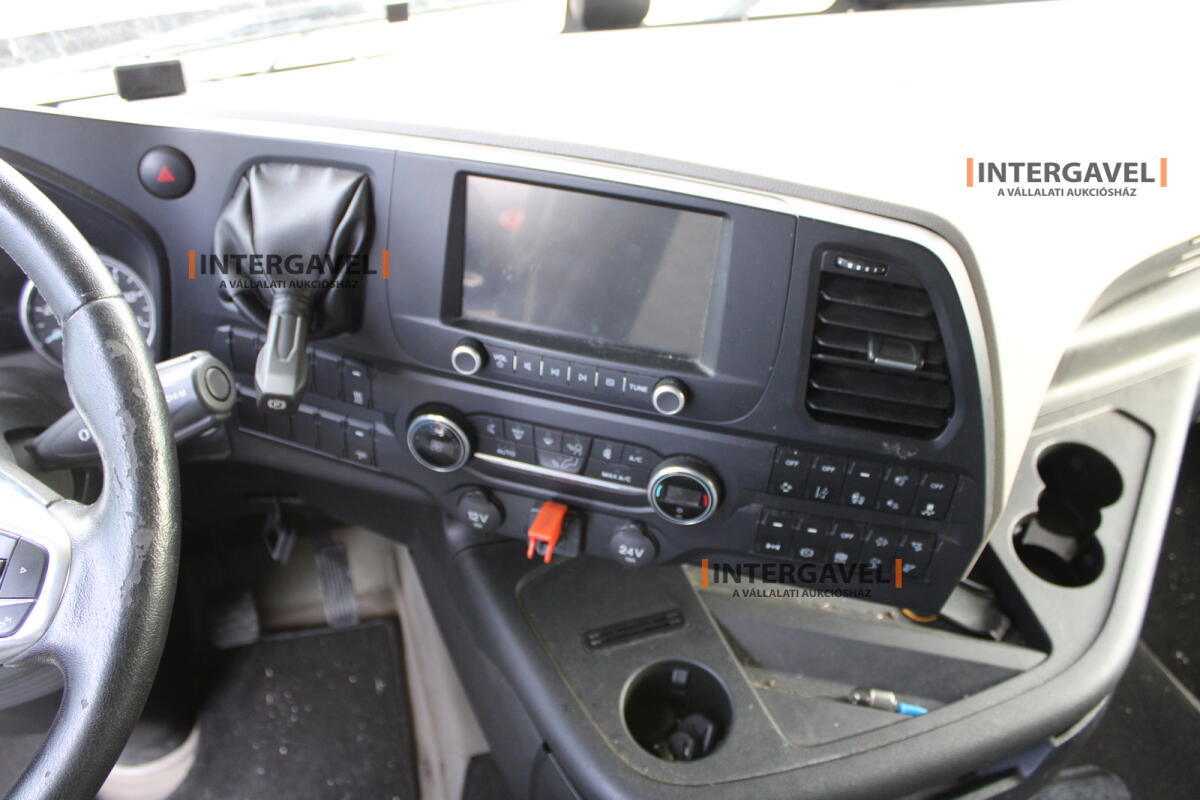 Ford F-Max nyergesvontató 22