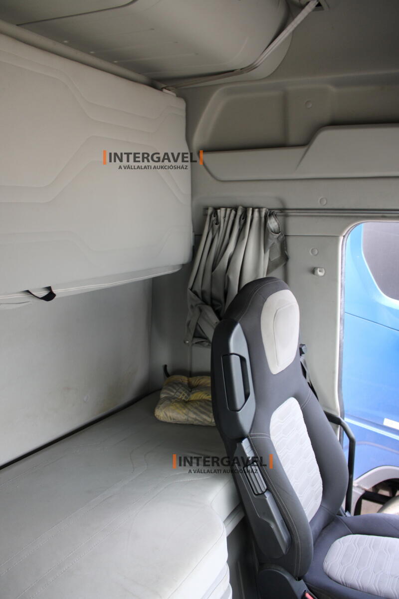 Ford F-Max nyergesvontató 25