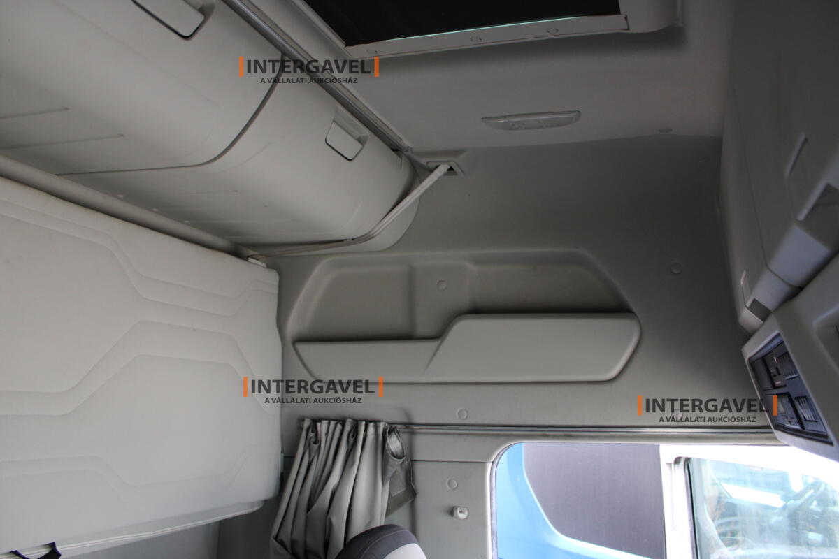 Ford F-Max nyergesvontató 26