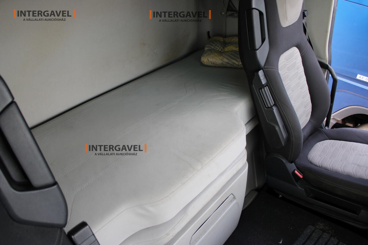 Ford F-Max nyergesvontató 30