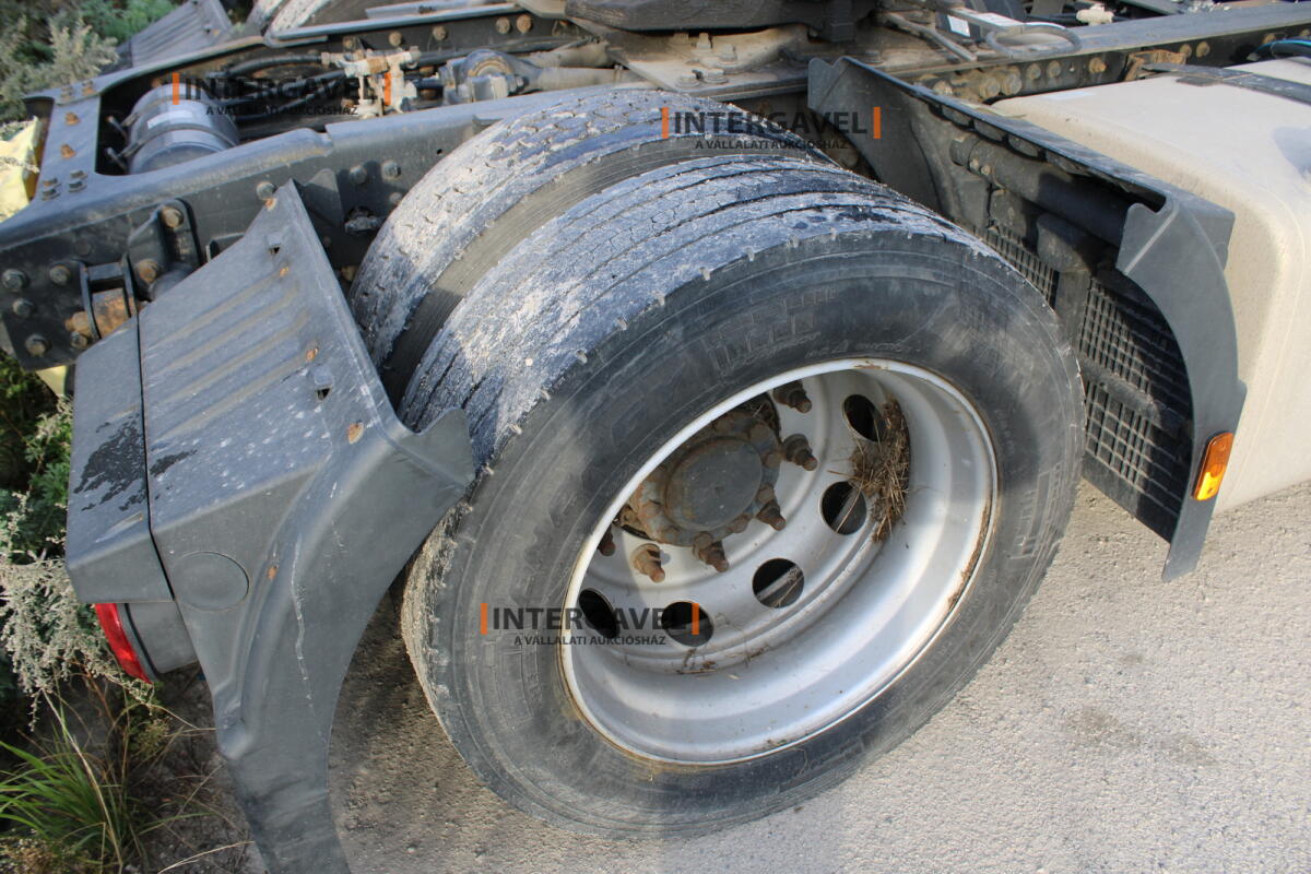 Ford F-Max nyergesvontató 35