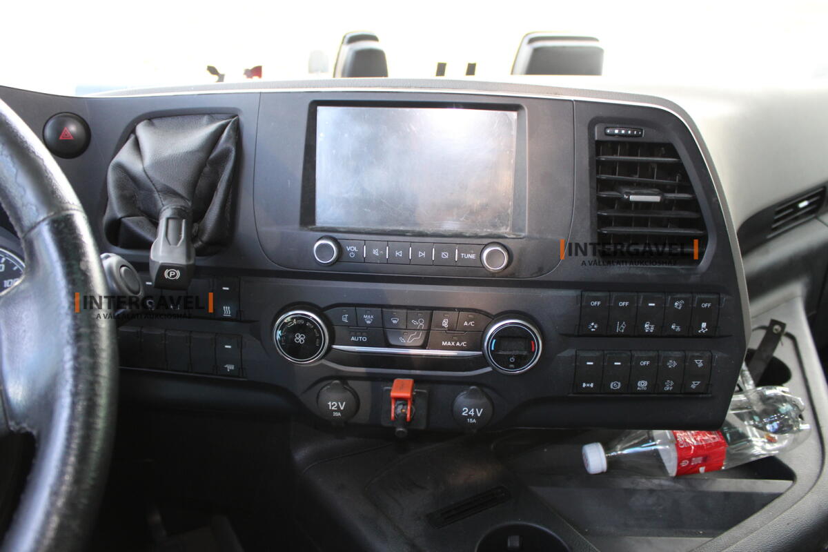 Ford F-Max nyergesvontató 24