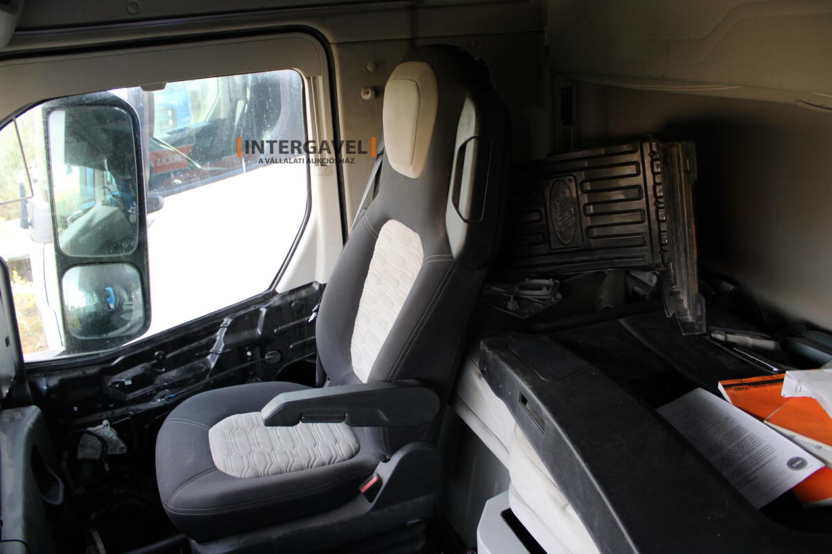 Ford F-Max nyergesvontató 26