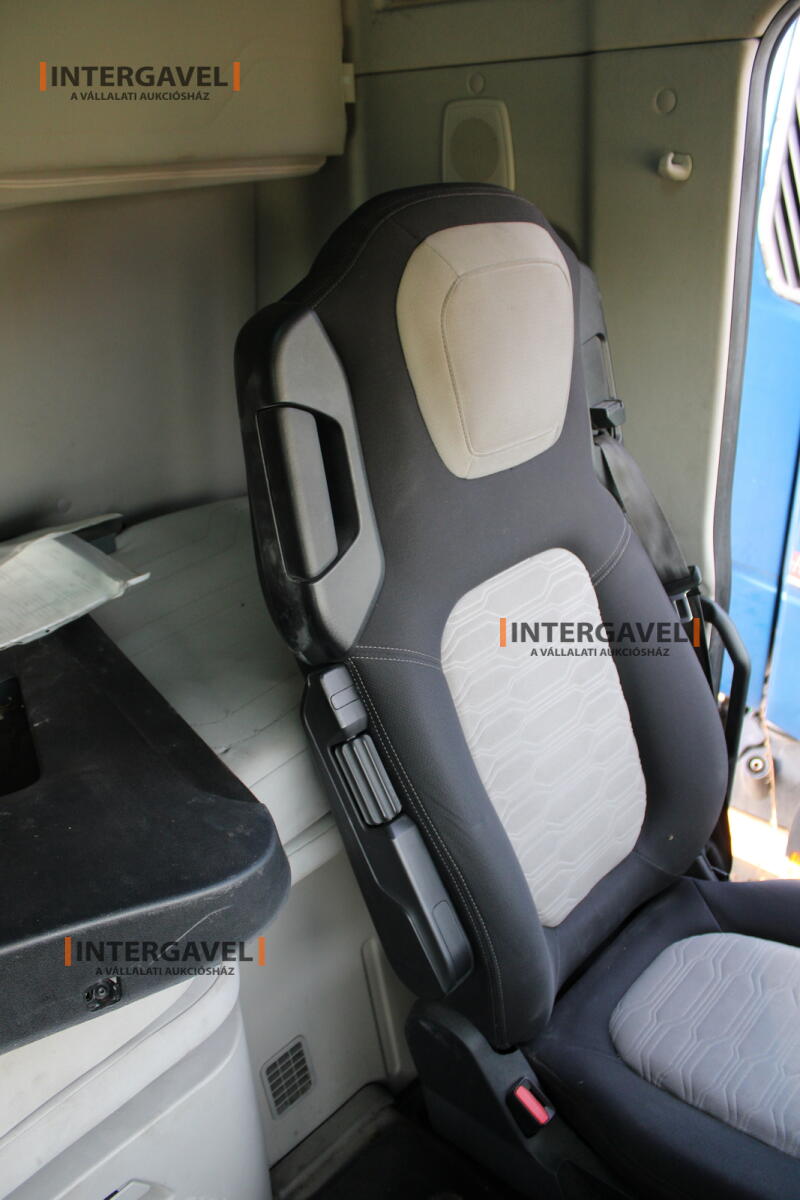 Ford F-Max nyergesvontató 40