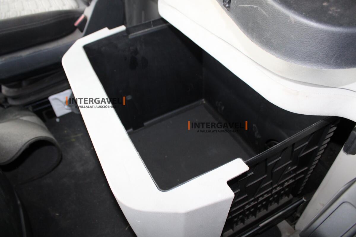 Ford F-Max nyergesvontató 42