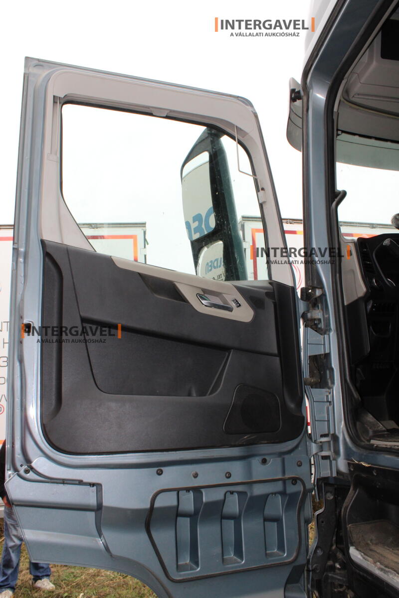 Ford F-Max nyergesvontató 14